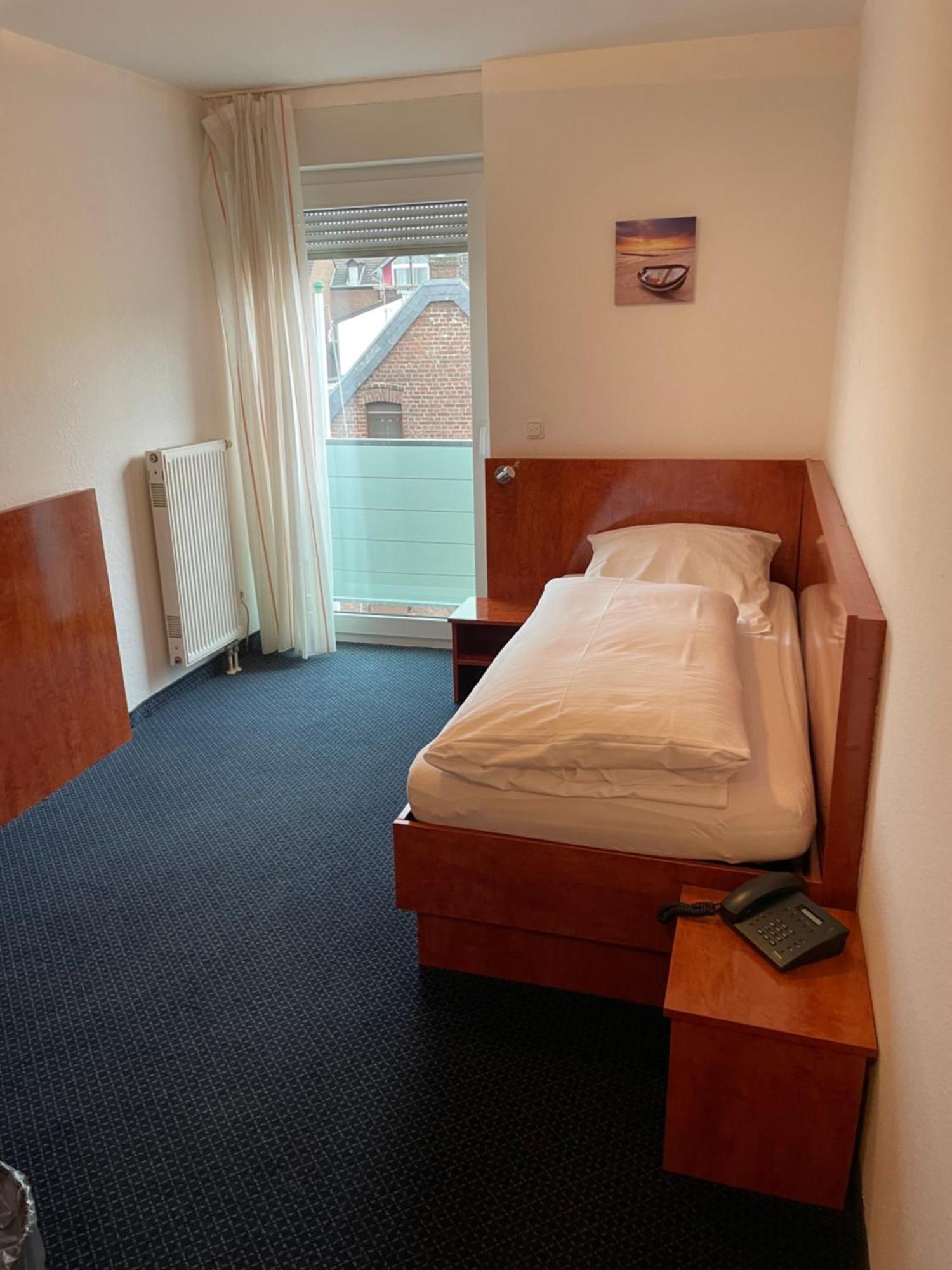 Hotel Merkenich Cologne Exterior photo